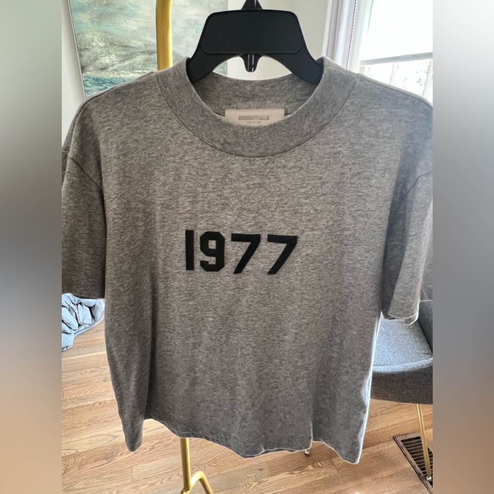 Essentials Fear of God tshirt